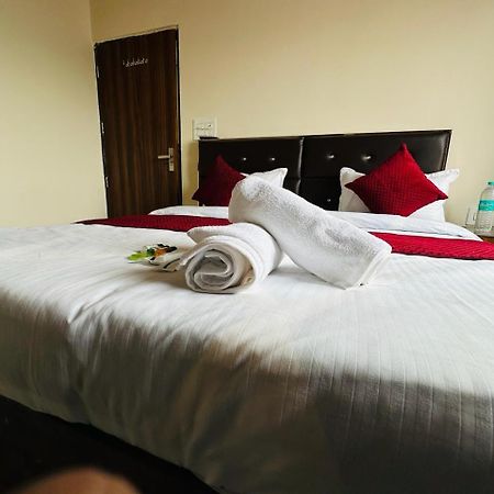 The Lord Krishna Residency Vrindavan Otel Dış mekan fotoğraf